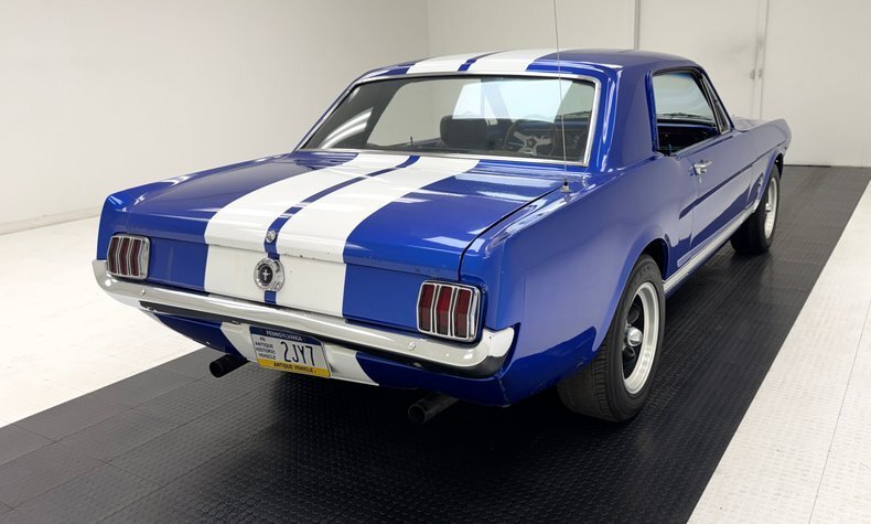 Coupe in Morgantown, United States 5 - 17784701
