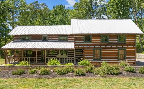 House in Tobaccoville, North Carolina, United States 1
