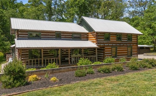 House in Tobaccoville, North Carolina, United States 1