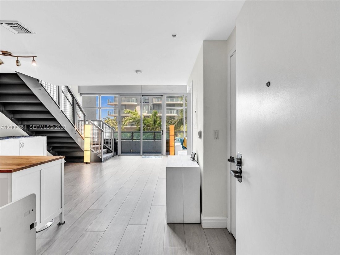 Condo in Miami, Florida, United States 3 - 17784399