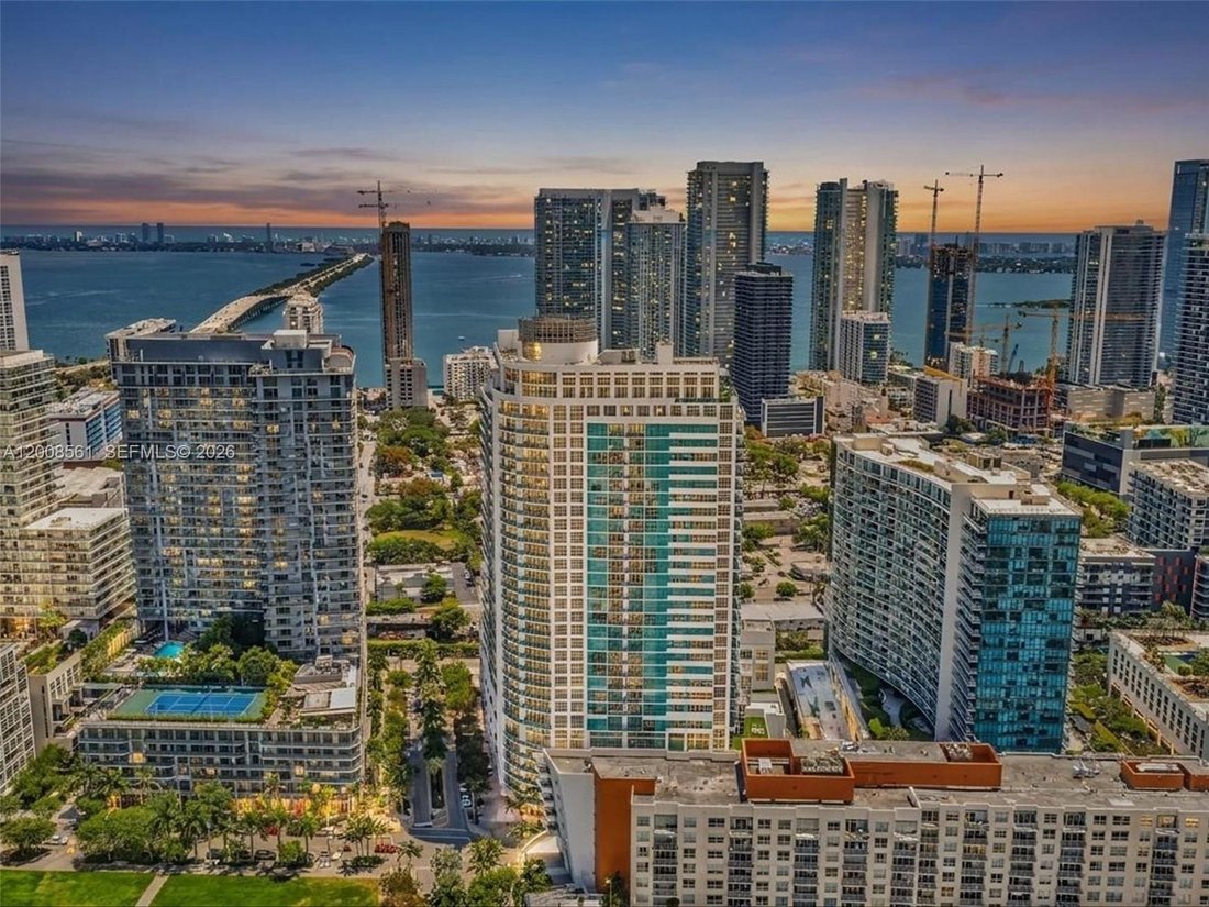 Condo in Miami, Florida, United States 1 - 17784399