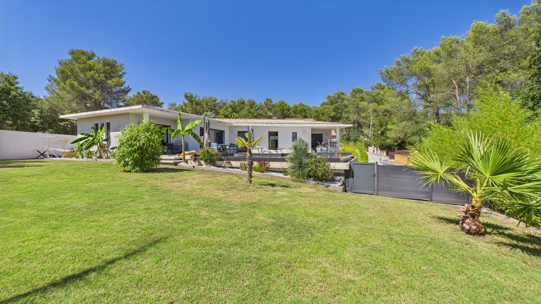 House in La Crau, Provence-Alpes-Côte d'Azur, France 4 - 15951075