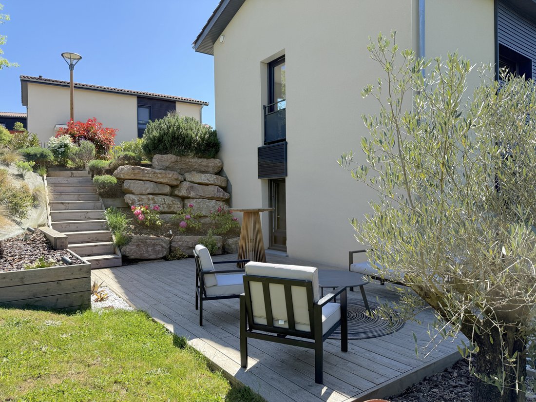 House in La Tour-de-Salvagny, Auvergne-Rhône-Alpes, France 1 - 17784585