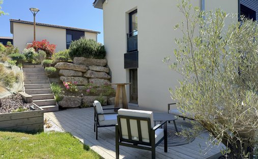 House in La Tour-de-Salvagny, Auvergne-Rhône-Alpes, France 1