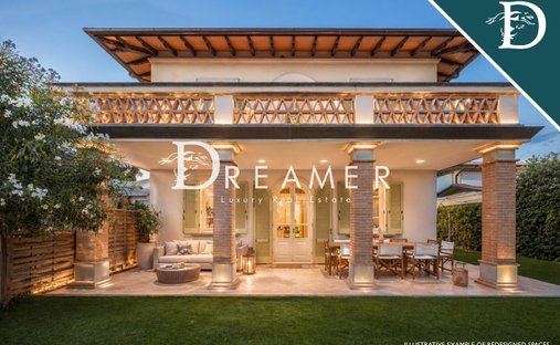 House in Center, Forte dei Marmi, Tuscany 1