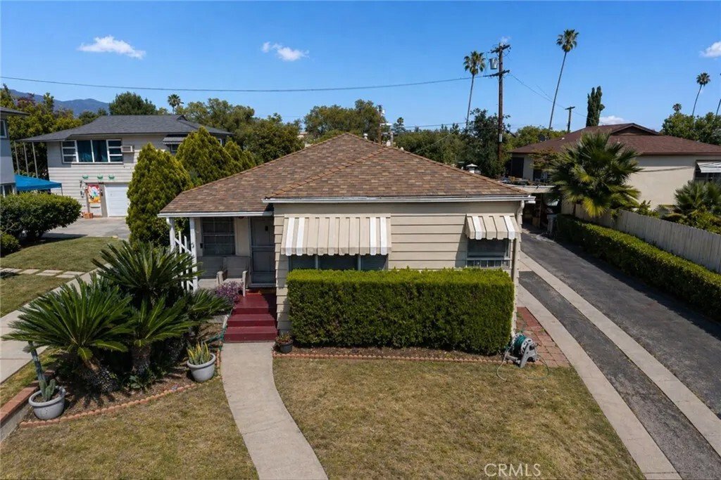 Altadena, California, United States 2 - 17784288