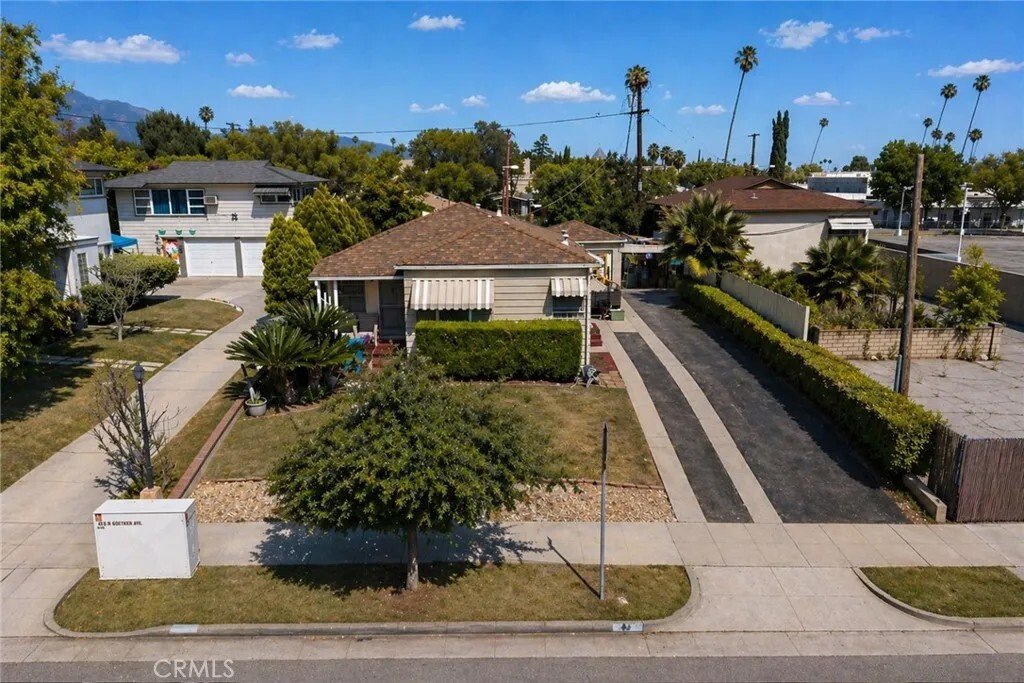 Altadena, California, United States 1 - 17784288