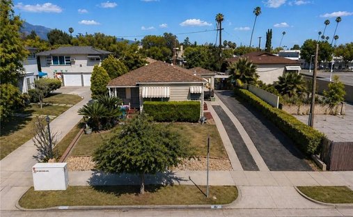 Apartment in Altadena, California, United States 1