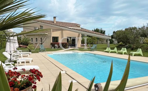 Finca en La Roque-sur-Pernes, Provenza-Alpes-Costa Azul, Francia 1