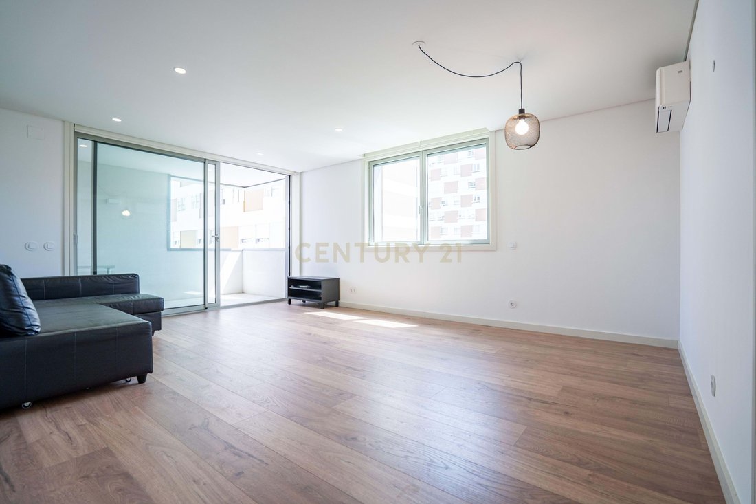 Apartment in Moscavide e Portela, Lisbon, Portugal 2 - 17784791