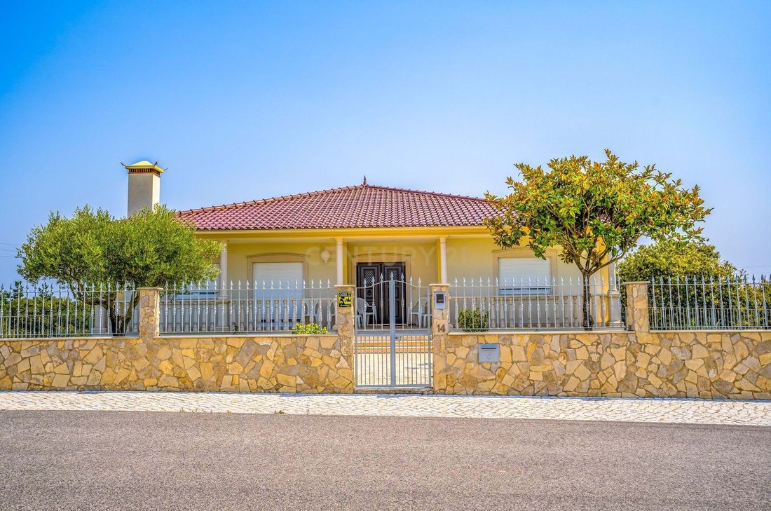 Villa in Nadadouro, Leiria District, Portugal 1 - 16120856