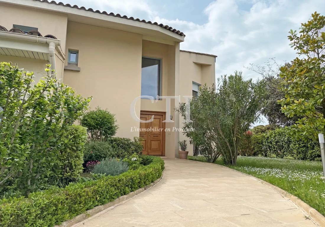 Estate in Nevons-route d'Apt, L'Isle-sur-la-Sorgue, France 3 - 17764538