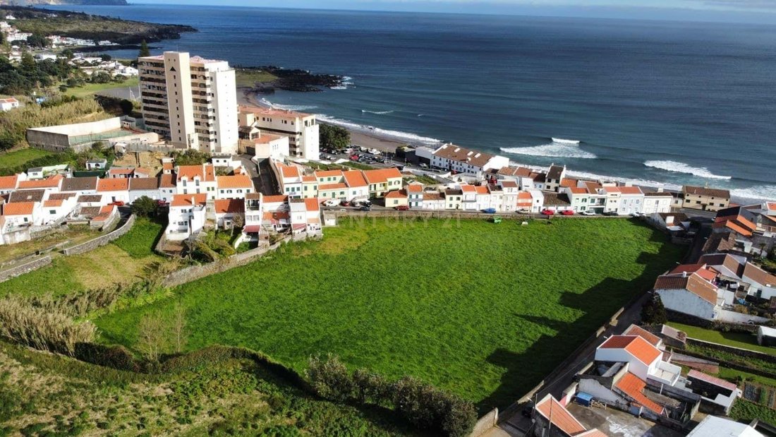 Land in Rosto do Cao (Sao Roque), Azores, Portugal 1 - 17784813