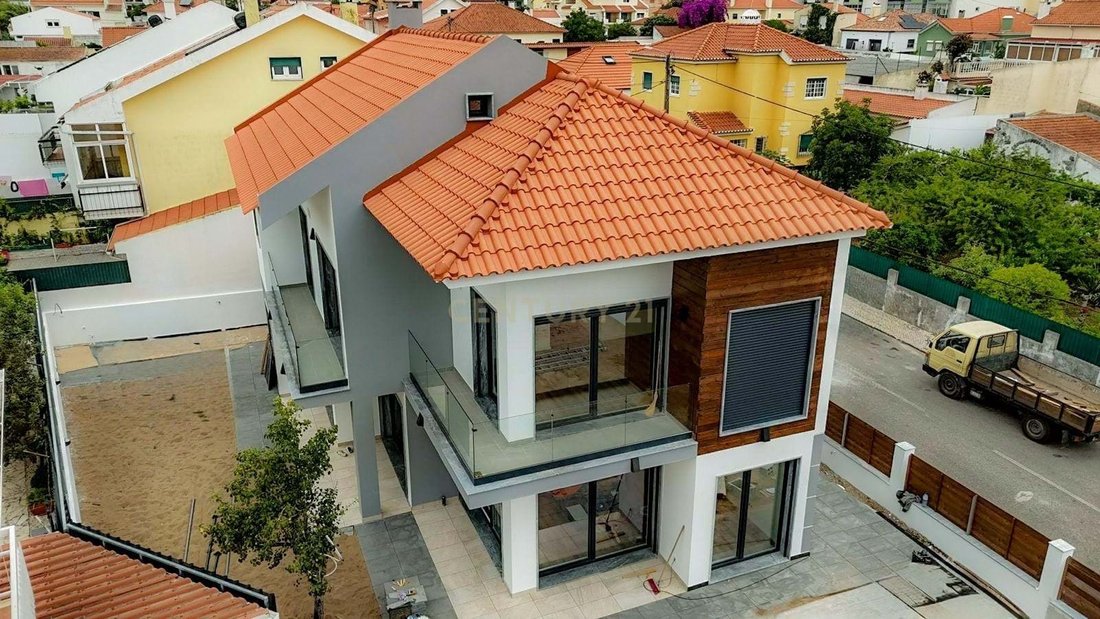 Villa in Algueirao-Mem Martins, Lisbon, Portugal 1 - 17784790