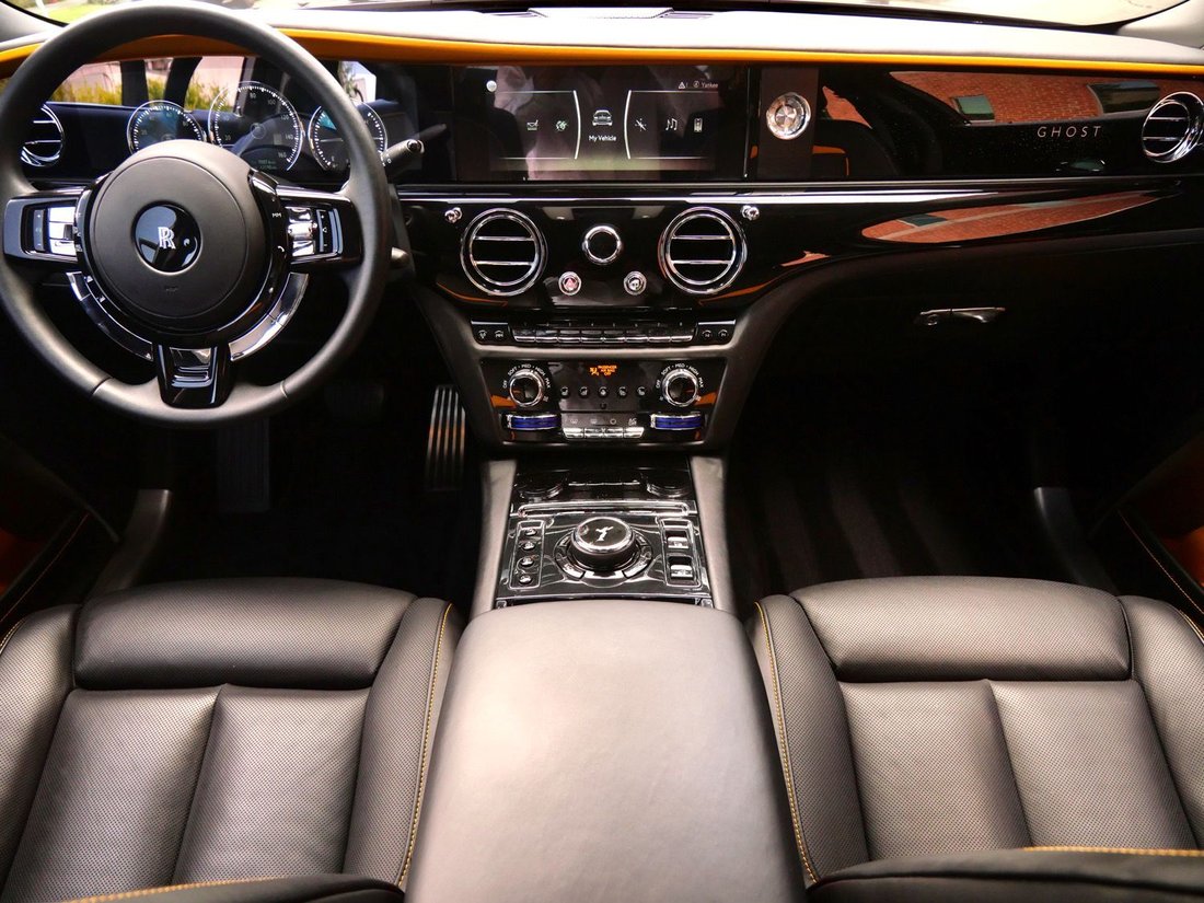 Sedan in Beverly Hills, CA, United States 4 - 17784977