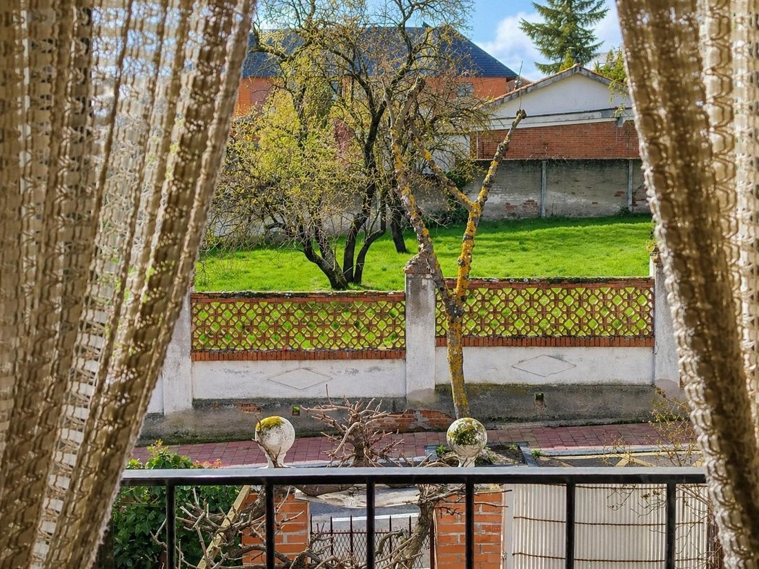 Villa in Somosaguas, Pozuelo de Alarcon, Comunidad de Madrid 2 - 17784897