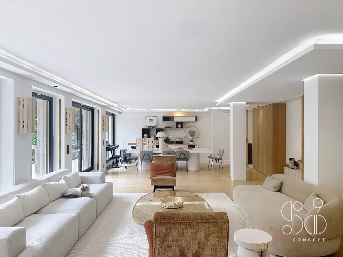 Apartment in Saint James-Général Koenig, Neuilly-sur-Seine, France 2 - 16386871