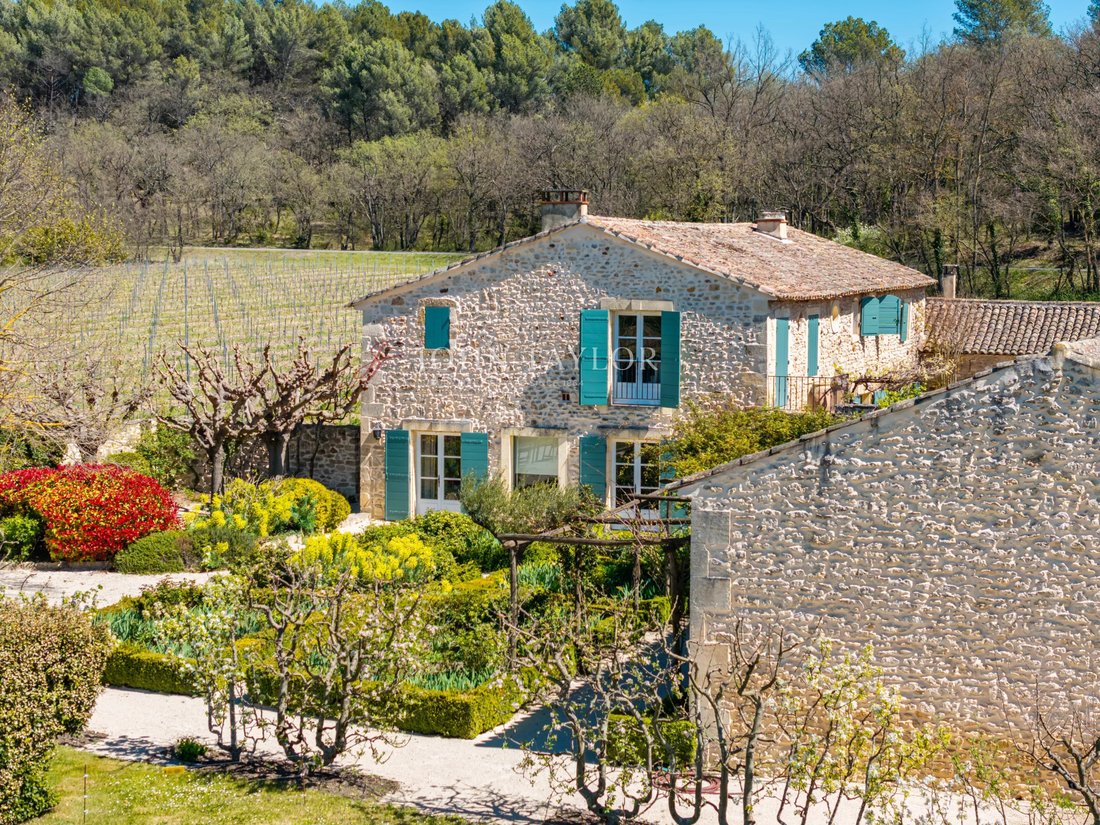 Country House in Gordes, Provence-Alpes-Côte d'Azur, France 1 - 17782556