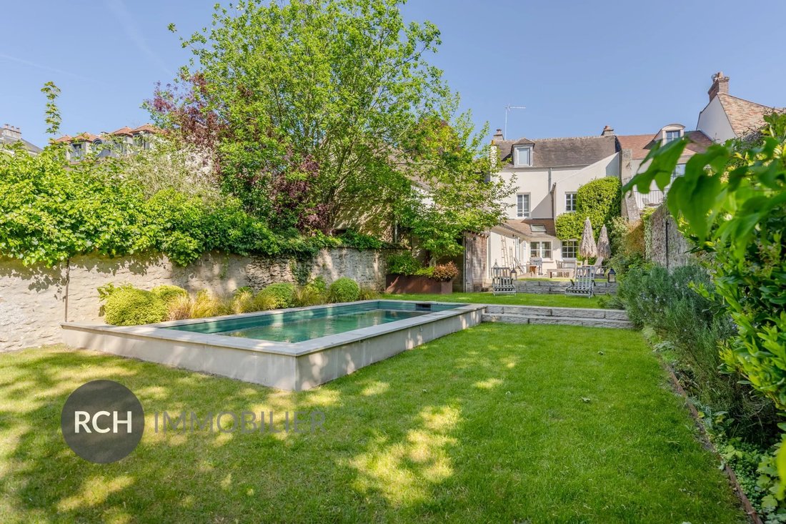 House in Montfort-l'Amaury, Ile-de-France, France 1 - 17784962
