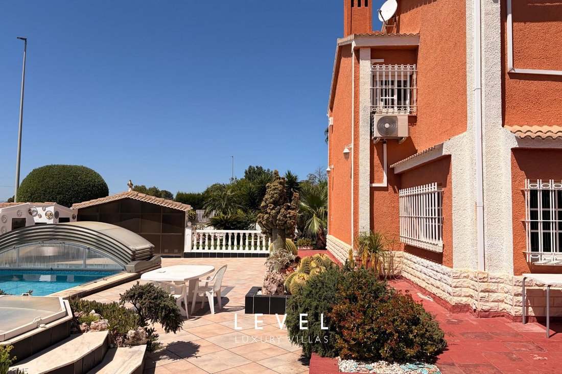 Villa in San Antonio de Benageber, Valencian Community, Spain 3 - 17700575
