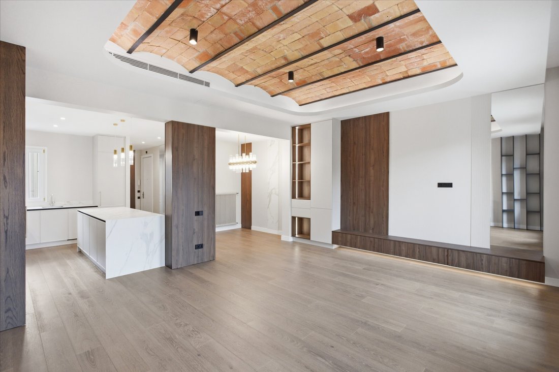 Apartment in Eixample, Barcelona, Spain 2 - 16103596