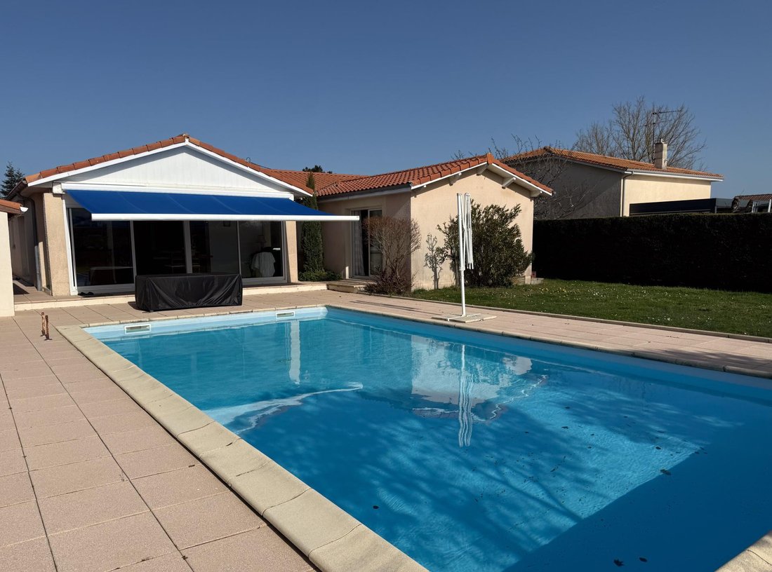 House in La Plaine, Saint-Loubes, France 2 - 17785837