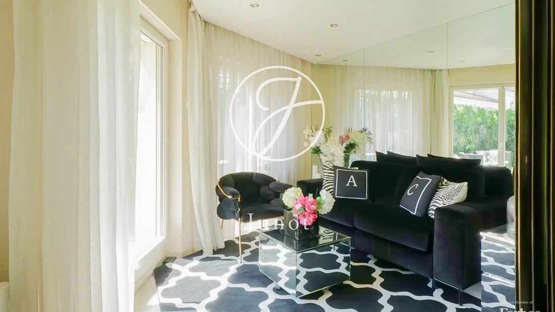 Apartment in Muette Sud, Paris 16e Arrondissement, Paris 2 - 15875658