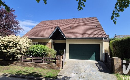 House in Montjoy Coins, Bures-sur-Yvette, France 1