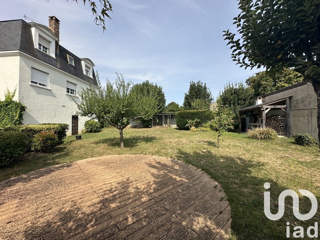 Villiers-sur-Orge, Ile-de-France, France 1 - 16104826