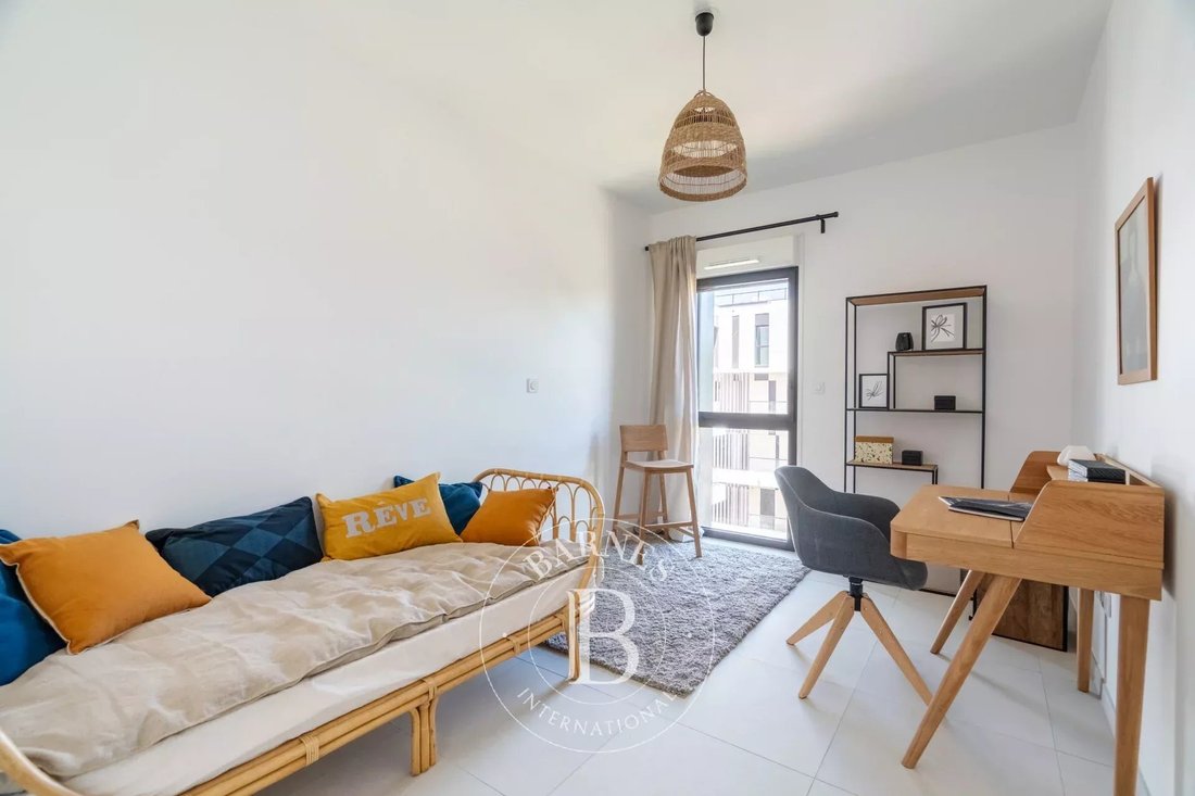 Apartment in Saint Giniez, 8e Arrondissement, Marseille 4 - 15745585