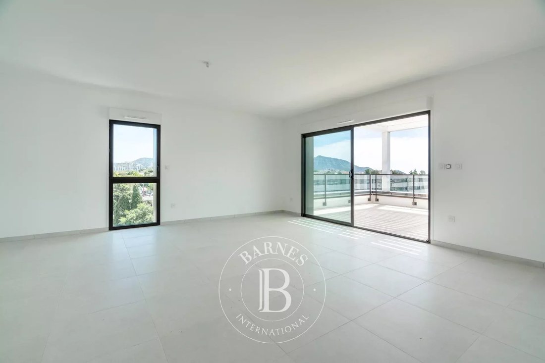 Apartment in Bonneveine, 8e Arrondissement, Marseille 3 - 15698081
