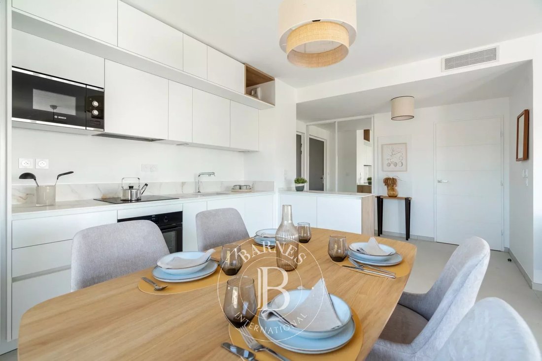 Apartment in Saint Giniez, 8e Arrondissement, Marseille 2 - 15745585