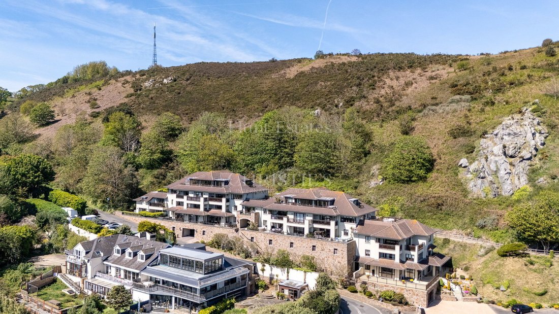 Apartment in Jersey, St Lawrence, Jersey 3 - 15044876