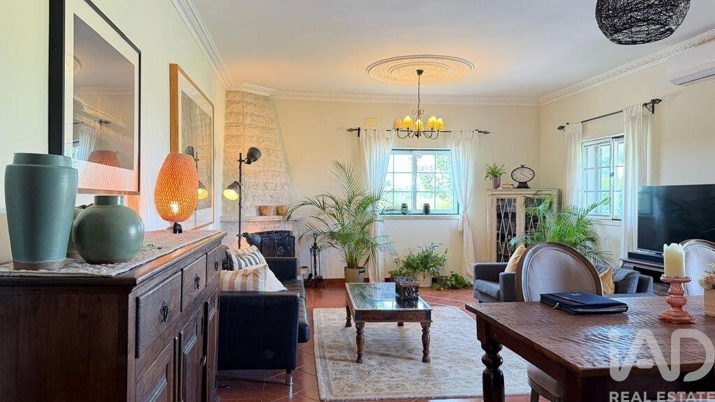 Townhouse in Manique do Intendente, Vila Nova de Sao Pedro e Macussa, Lisbon, Portugal 2 - 17785475