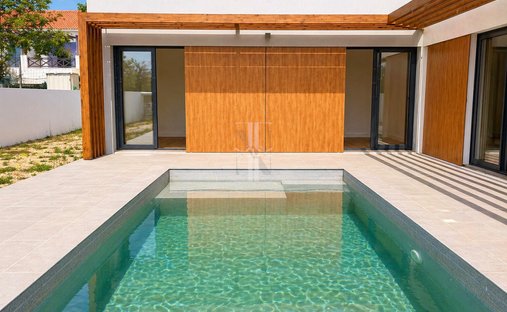Villa in Santo Estevao, Santarem District, Portugal 1