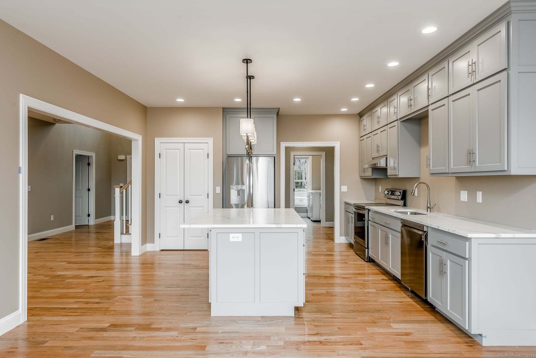 House in Manchester, Connecticut, United States 3 - 17785987
