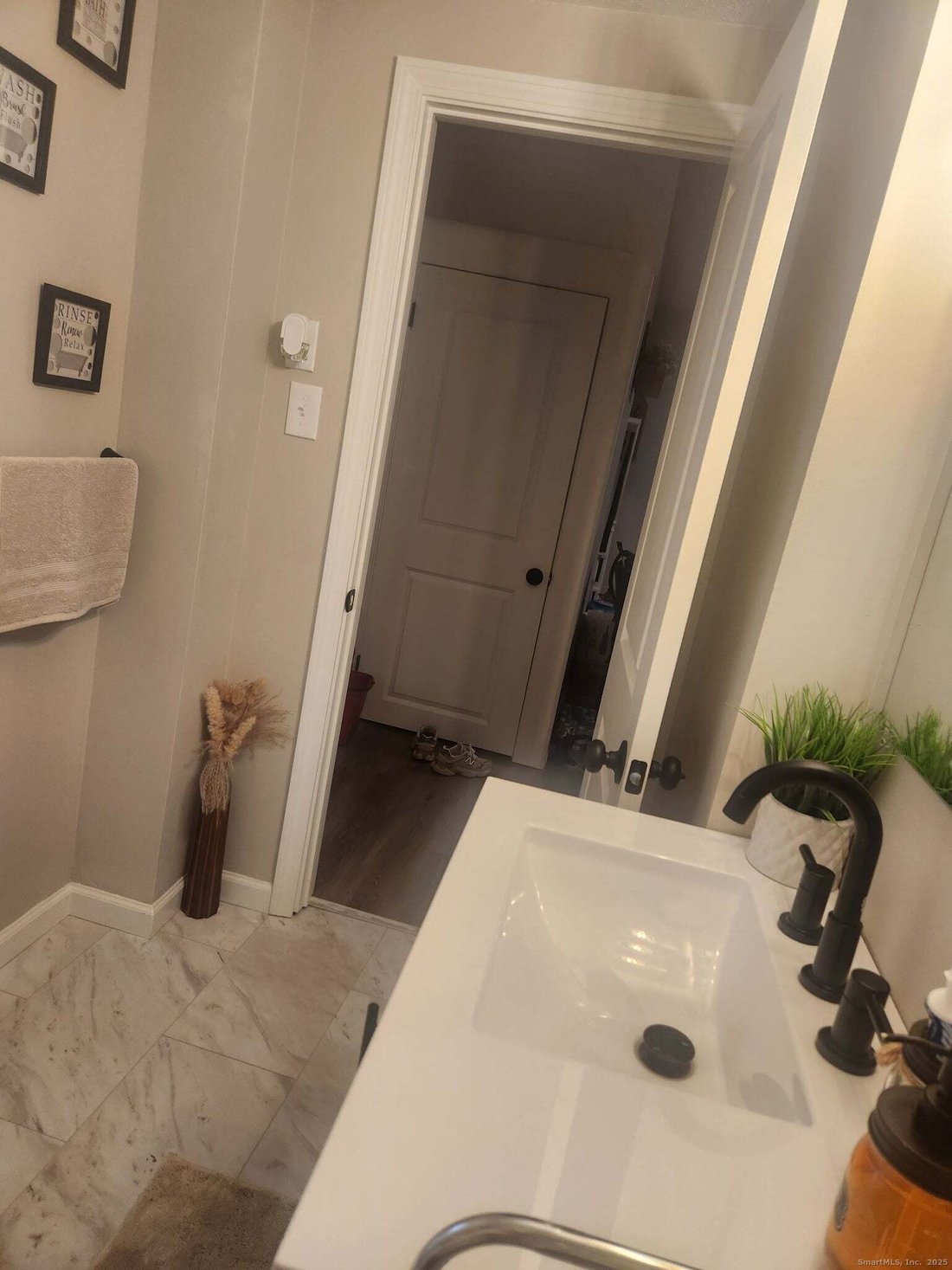Condo in Meriden, Connecticut, United States 4 - 17785983