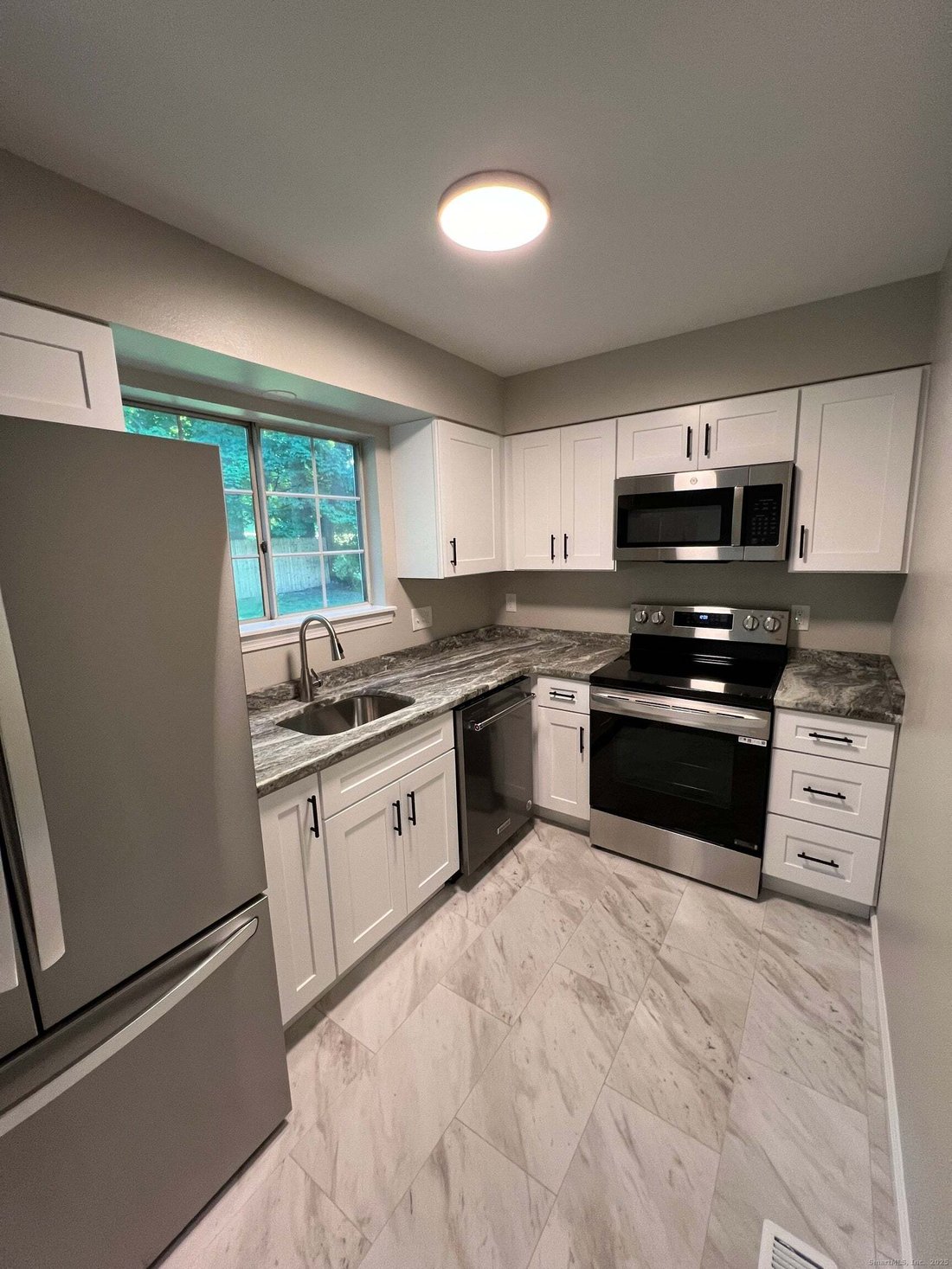 Condo in Meriden, Connecticut, United States 4 - 17785954
