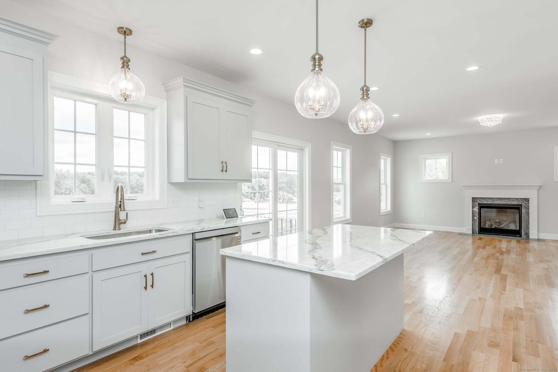House in Manchester, Connecticut, United States 3 - 17785971