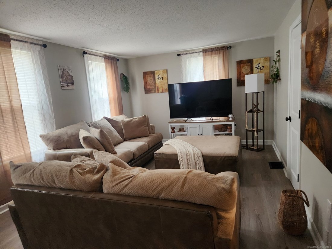 Condo in Meriden, Connecticut, United States 5 - 17785983
