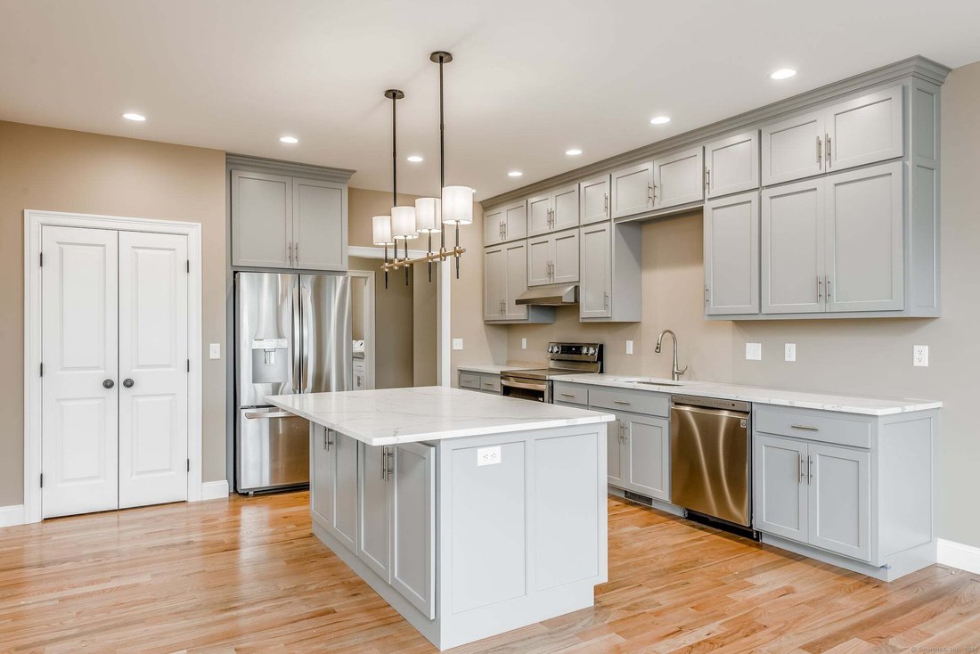 House in Manchester, Connecticut, United States 4 - 17785987