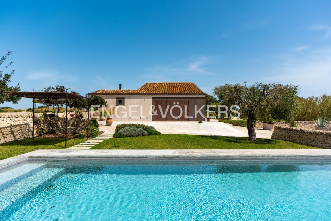 Villa in Portopalo di Capo Passero, Sicily, Italy 2 - 12482949