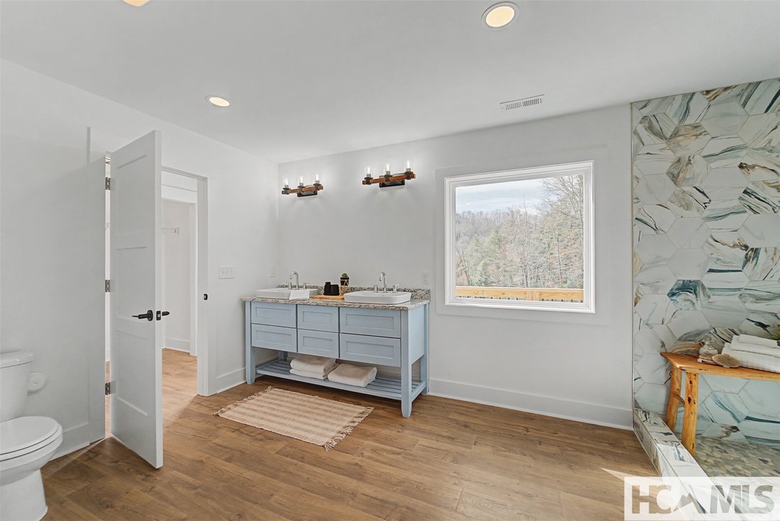House in Tuckasegee, North Carolina, United States 2 - 17786072