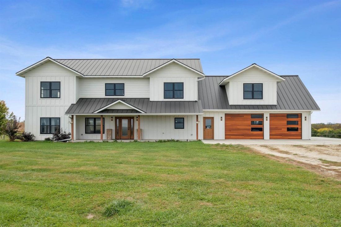 House in Lansing, Iowa, United States 2 - 17788388