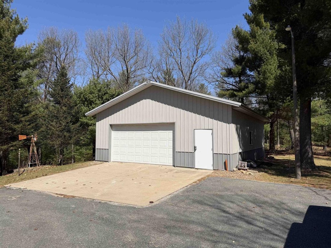 House in Mauston, Wisconsin, United States 3 - 17788336