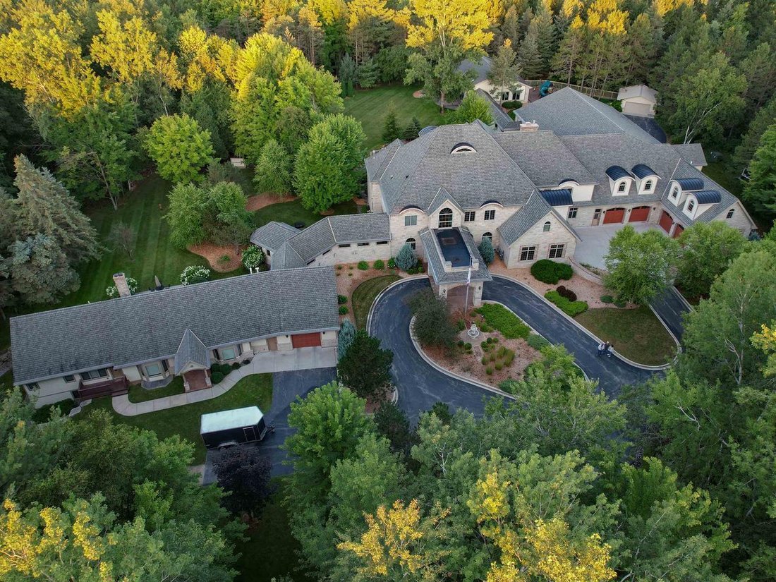 House in Hobart, Wisconsin, United States 2 - 17787723