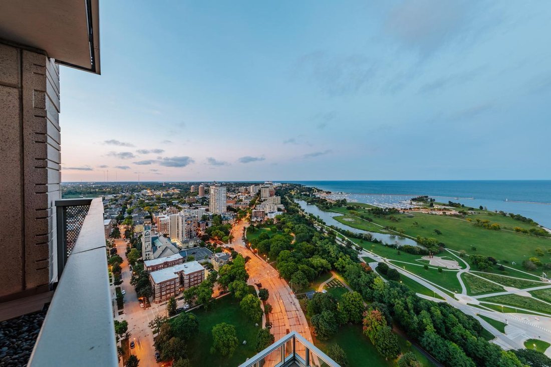 Condo in Milwaukee, Wisconsin, United States 1 - 17786338