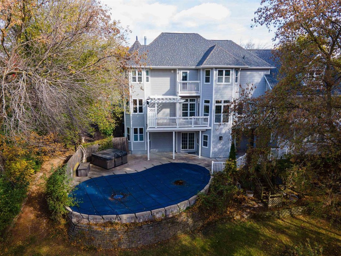 House in Combined Locks, Wisconsin, United States 3 - 17788416