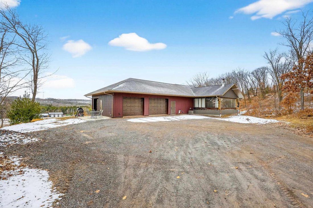 House in Black River Falls, Wisconsin, United States 3 - 17786249