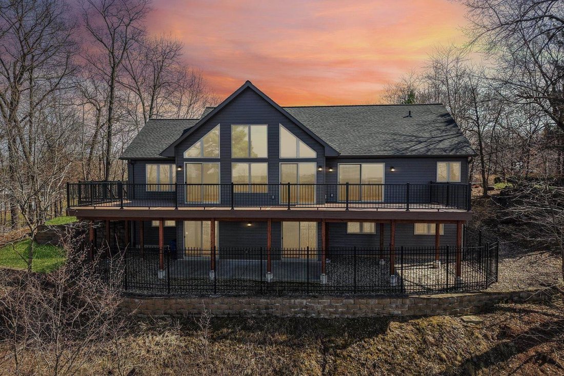 House in Baraboo, Wisconsin, United States 2 - 17786526